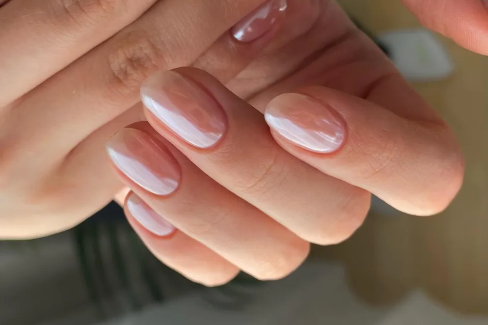 People Have Moved on From Glazed Donut Manis—Now It’s All About "Glass Nails"