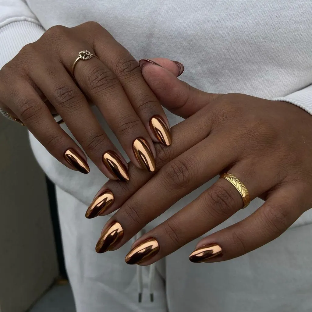 simple-metallic-chrome-nails-with-bronze-color-polish