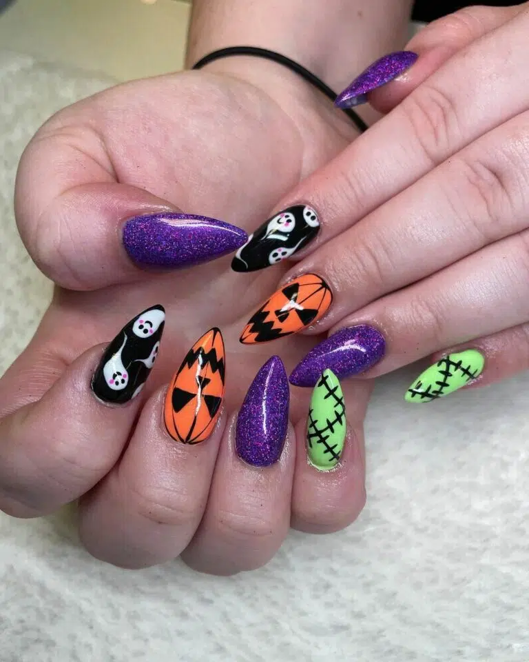 Beautiful Black and Purple Halloween Nails Design