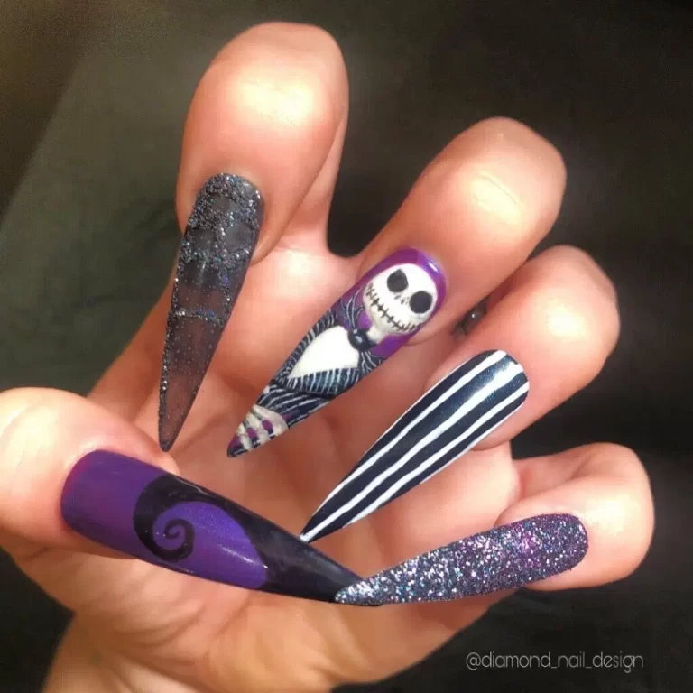 Beautiful Black and Purple Halloween Nails Design