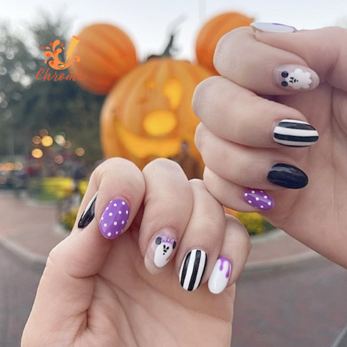 Minimalist Halloween Nails