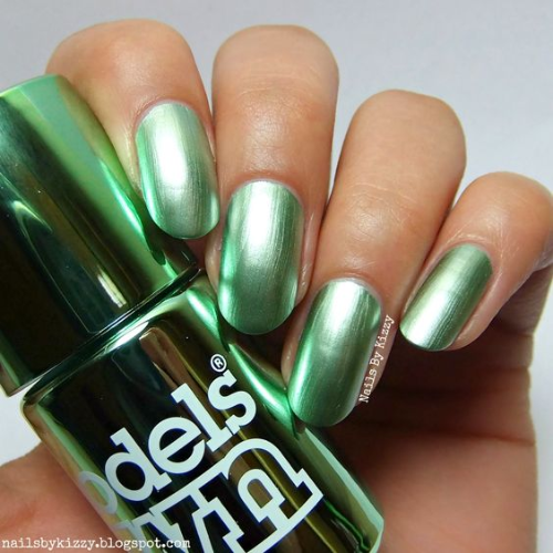 green chrome nails