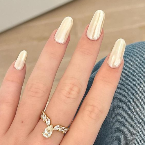 neutral chrome nails