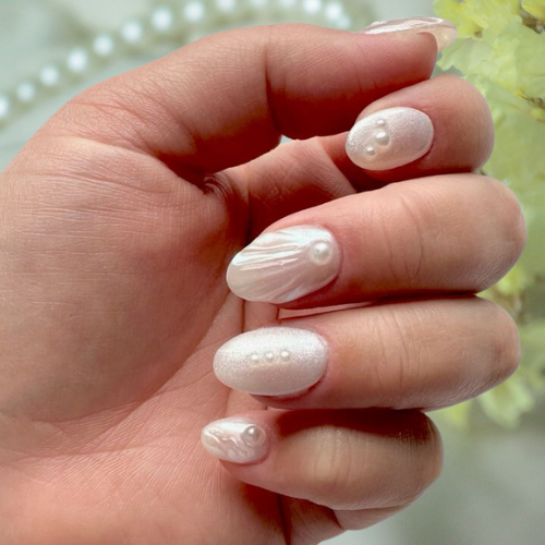 Pearl chrome nails