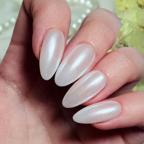 Pearl chrome nails