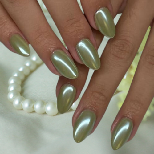 Pearl chrome nails