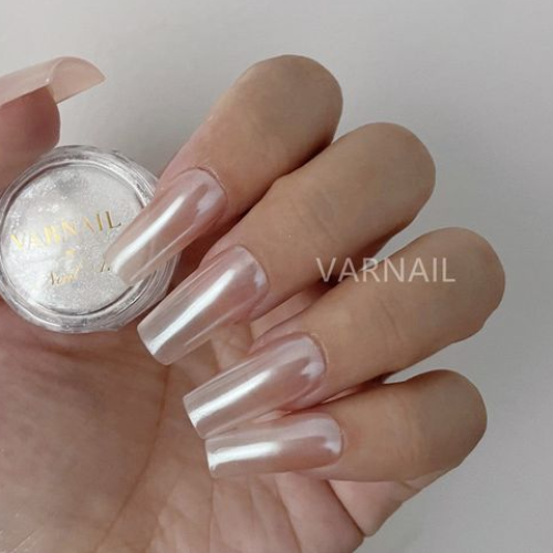 vanilla chrome nails