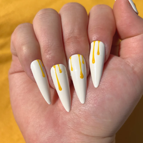 vanilla chrome nails